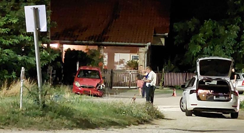 Az őrangyaluk velük volt, megúszták a sofőrök az éjszakai lellei balesetet