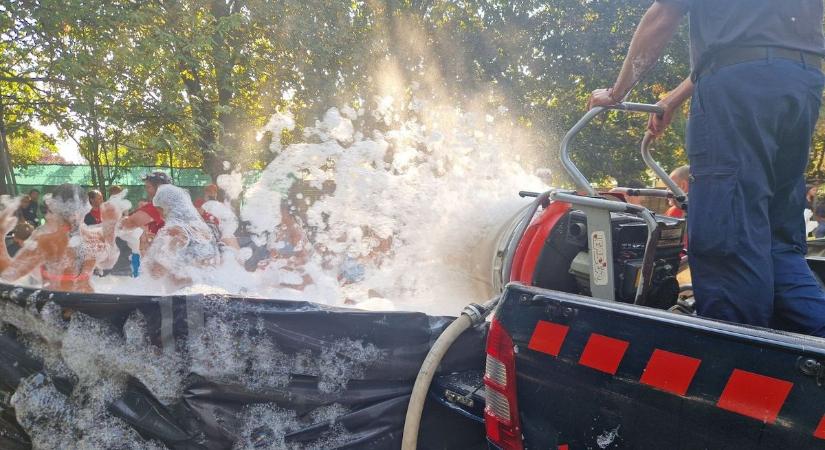 Bedurrant a balatoni buli: habparty várta a résztevőket - fotók!