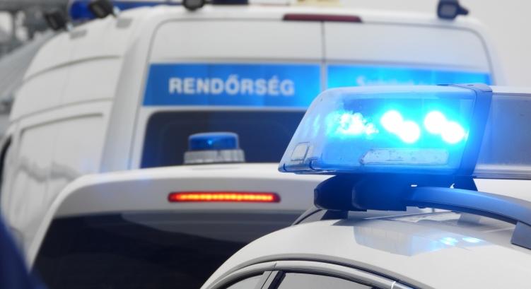 Őrjöngő férfi Hajdúszováton, egy asztalláb is előkerült