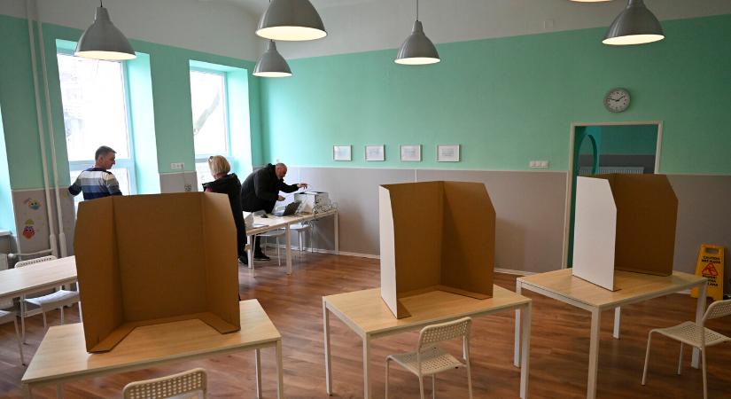 FELMÉRÉS: Az uniós, nem pedig az orosz befolyástól tart a választáson a szlovákiai lakosság