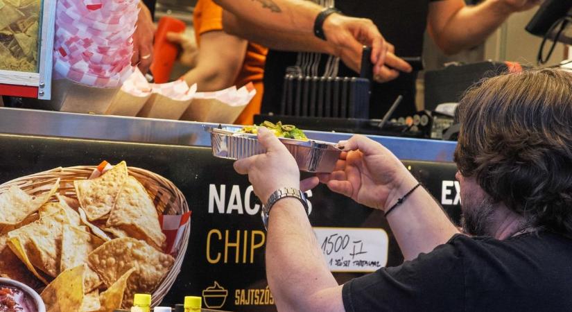 Sok vagy megfizethető? Ennyibe kerül az étel és az ital az Utcazene Fesztiválon ( galéria)