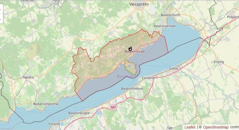 Súlyos karambol Balatonfüreden: az egyik autó kigyulladt!