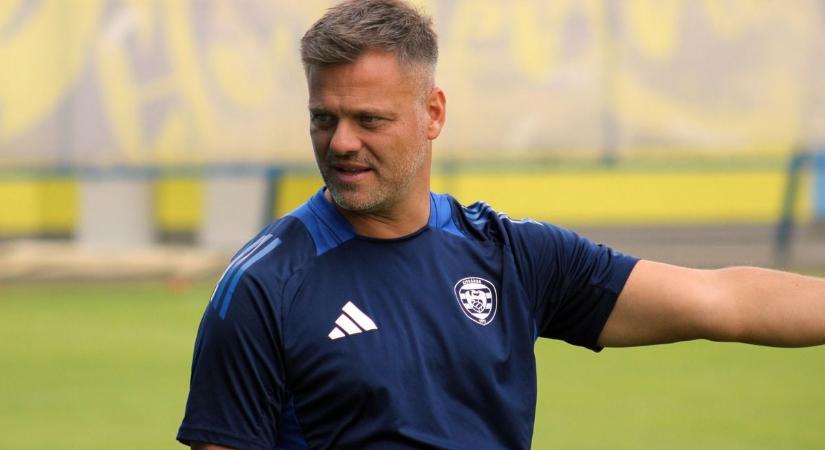 „Minden héten háború” – a Kisvárda edzője reméli, Nyíregyházán futballozó fia nekik fog szurkolni a keleti rangadón
