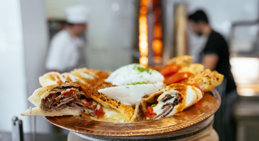 Nem menekült, hanem kebabos: ilyen arabként Magyarországon, egy vidéki nagyvárosban élni