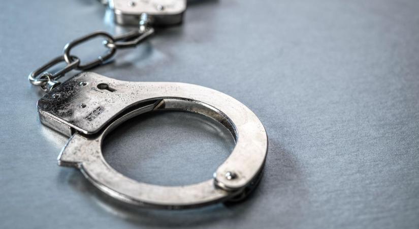 Akcióban a rendőrök: pontosan tudták, melyik törökszentmiklósi háznál kell kopogtatni