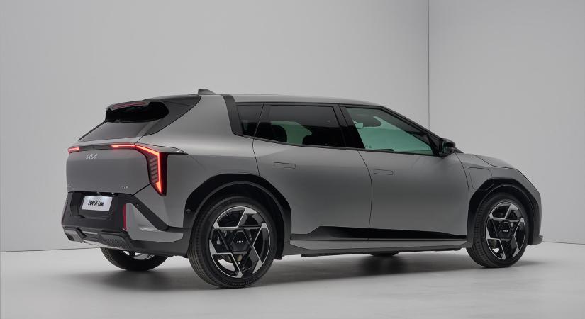 Újraértelmezi a kompakt autót az elektromos Kia EV4