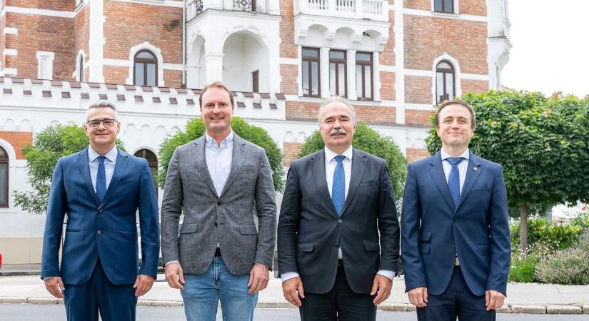 Újranyithat a kis posta a magyaróvári belvárosban