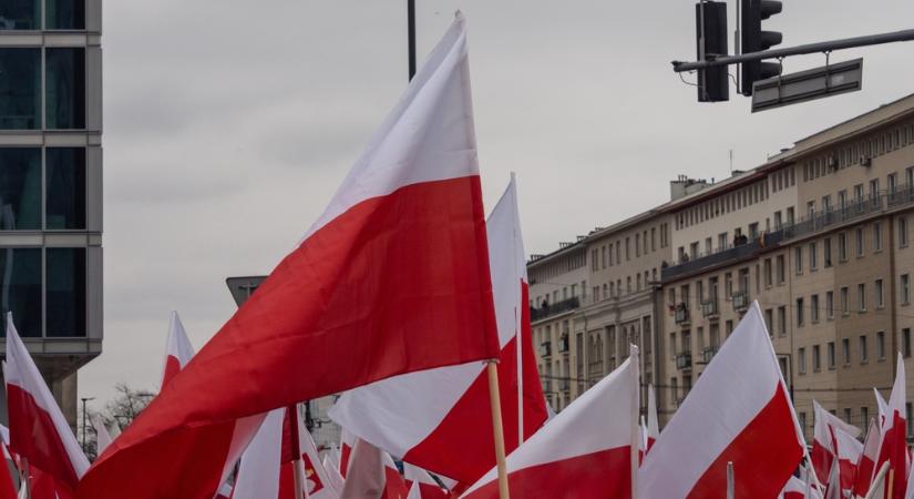 Országos tüntetések voltak a lengyeleknél