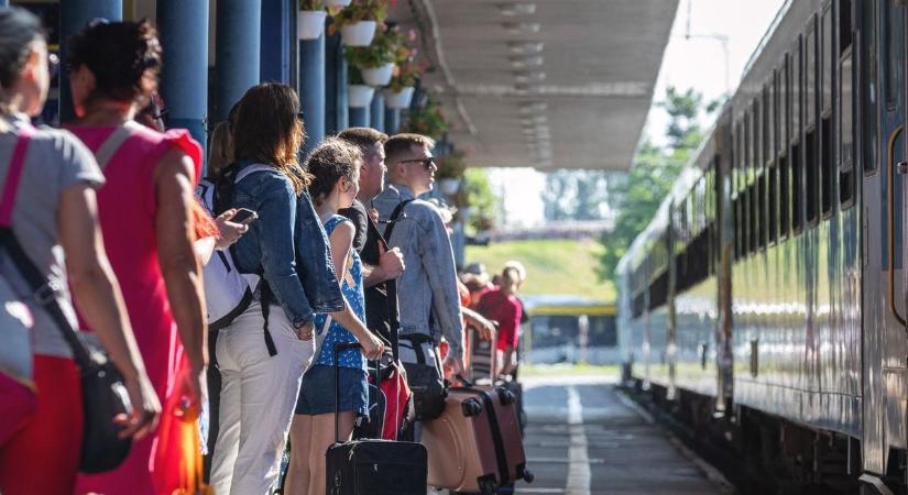 Újabb változás a 14 éven aluliak ingyenes utazásában