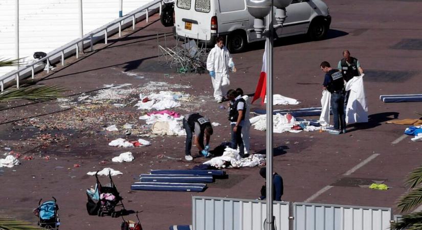 Tömegbe hajtott egy autó Los Angelesben – Sok a sérült