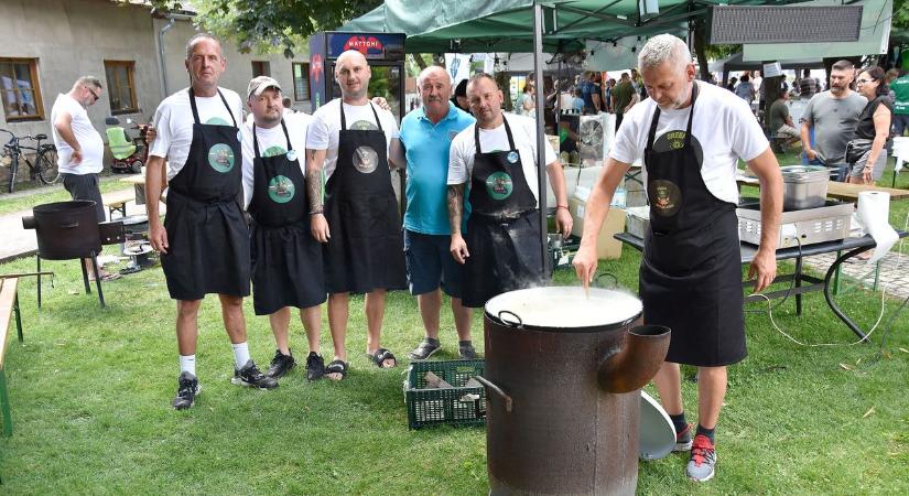 Szlovák, magyar és német nemzetiségűek együtt főztek Rajkán - XXL galéria