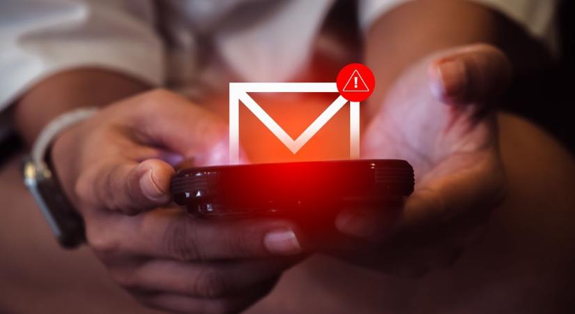 Rémülten látta a szolnoki anya, telefonos üzenetben mire biztatja férjét egy ismeretlen katonanő