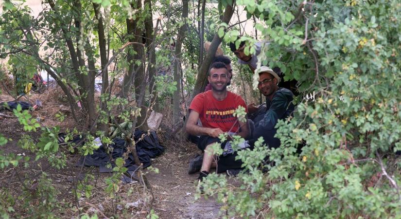 Új módszerrel próbálkoznak a határon az embercsempészek és a migránsok