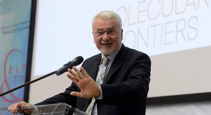Pálinkás József: a kormány képtelen a hibái belátására