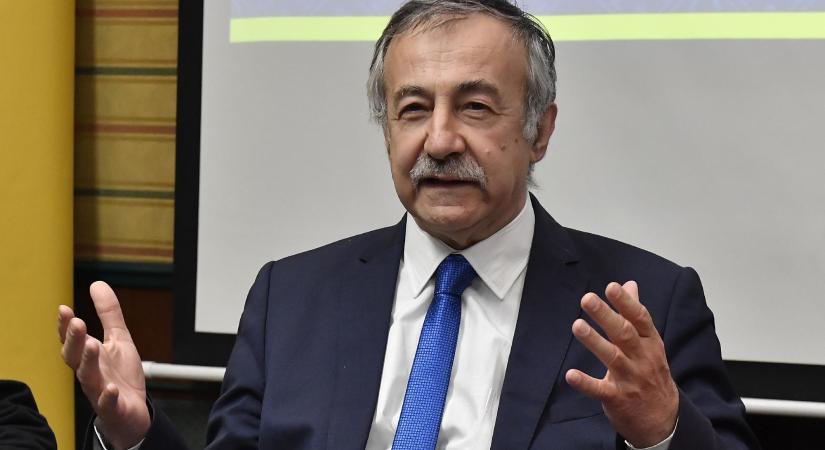 Magyarország és Szlovákia kormányfői legutóbbi, pozsonyi találkozójukon a Visegrádi Együttműködés (V4) aktivizálásáról állapodtak meg