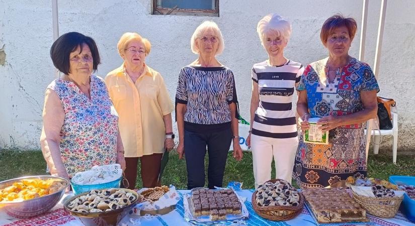 Megízlelhető történelem: a Móra család kedvenc süteményeit kóstolhatták meg a látogatók – galériával