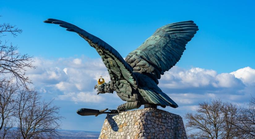 Halál a Turul-szobornál