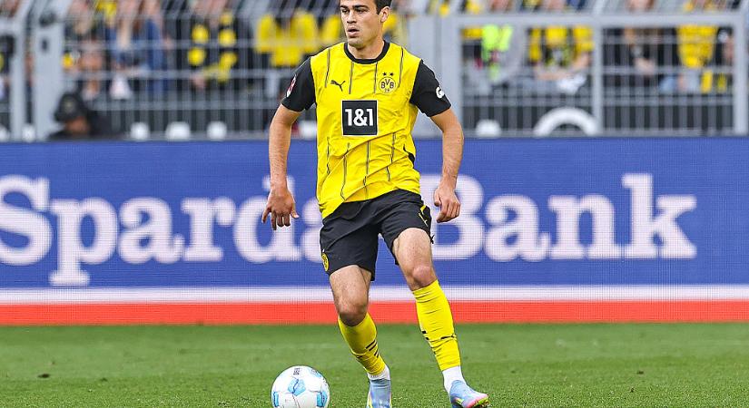 Bundesliga: megválna középpályásától a Dortmund! – sajtóhír