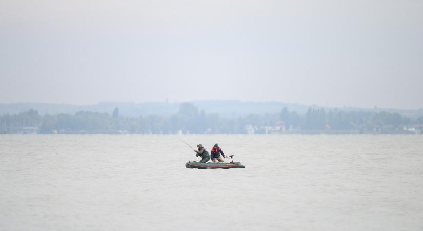 "A Balaton mellett élni privilégium, de felelősség is" - kormányzati intelem