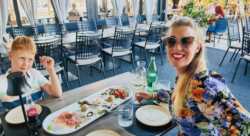 Pazar helyen nyaralt a Győri Nemzeti Színház bájos színésznője - fotók