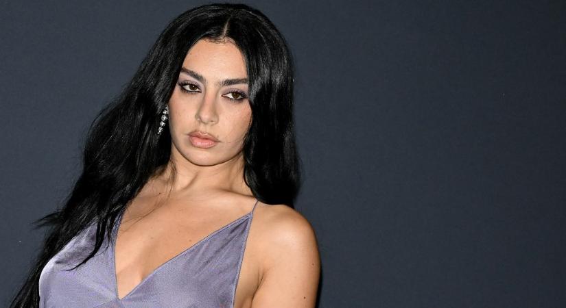 Megerősítette házasságának hírét Charli XCX