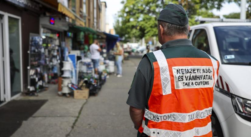 44 ezer doboz sör egy Suzuki Swiftben: NAV-vizsgálaton bukott le egy lett kereskedő