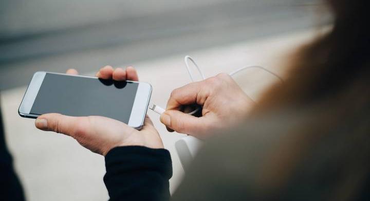 Ezzel az egyszerű trükkel gyorsabban tölt a telefonod