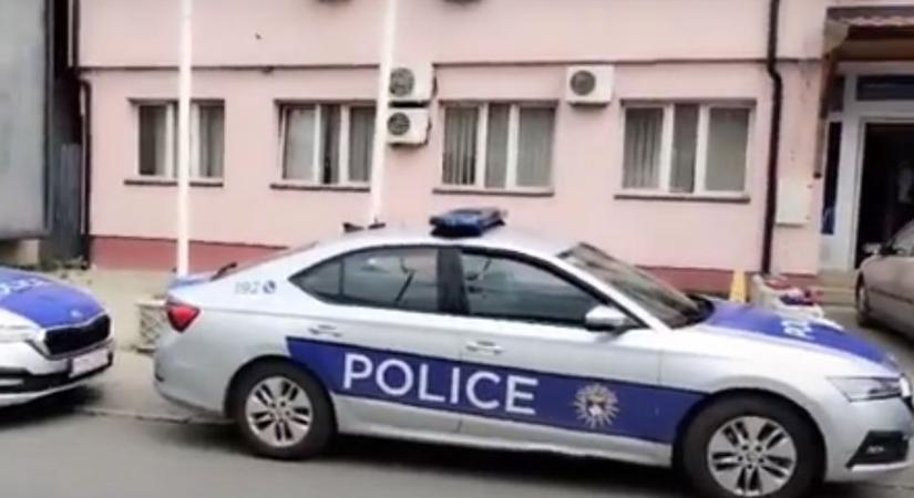 A fejsze nyelével megölte, majd a földes út mellett hagyta a férjét