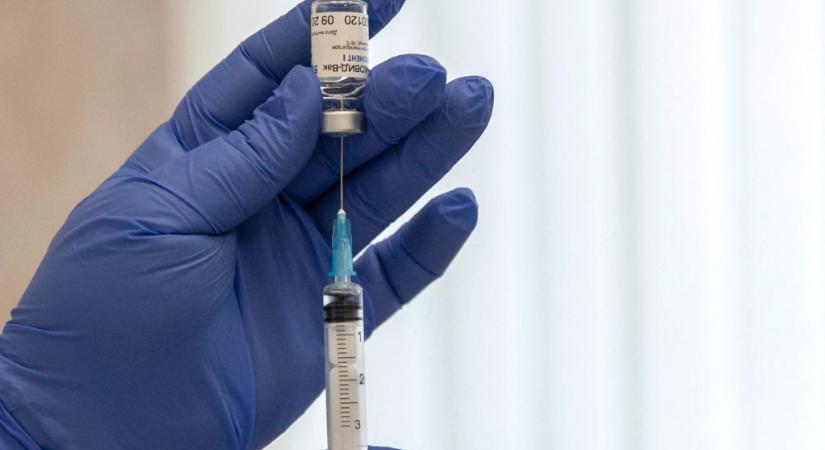 A kormány több tízmilliárd forintot különített el a brüsszeli keretszerződésen kívüli vakcinák beszerzésére