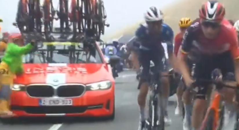Elütött egy nézőt a Tour de France egyik csapatának autója