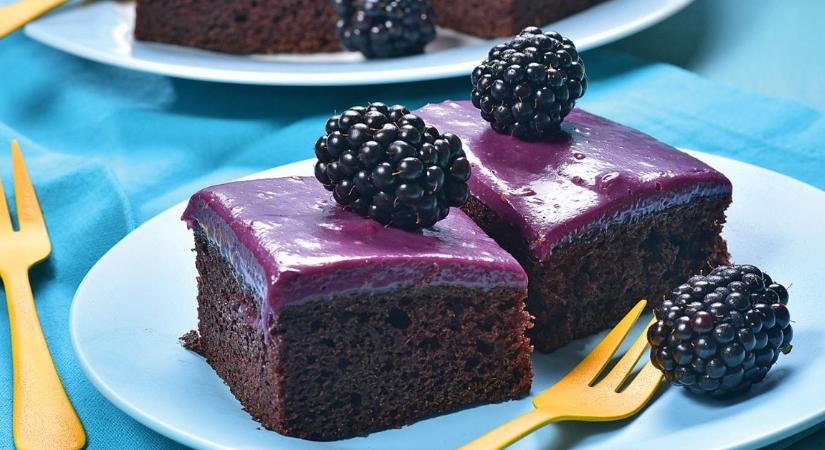 Süssünk kevert tésztából! – Brownie szedres-fehér csokoládés mázzal