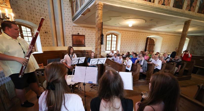 Különleges koncert volt a majosi templomban (képgalériával)