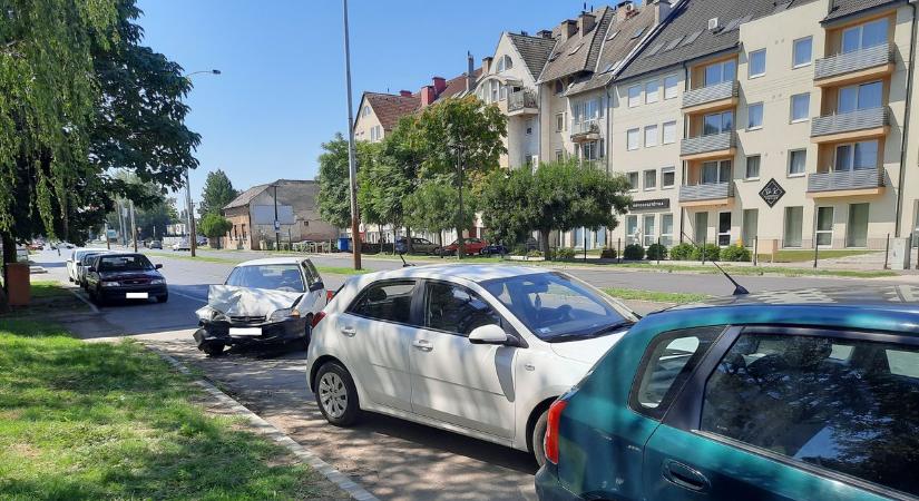 Mező utcai káosz és pusztítás: ez okozhatta a balesetet! (fotókkal)