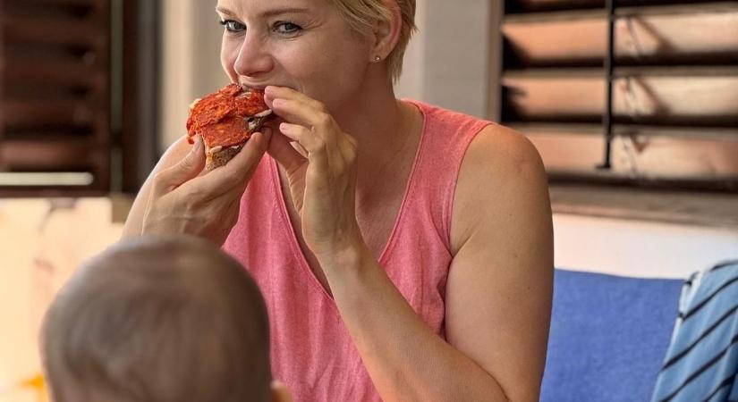 Cuki fotót posztolt a közösségi oldalon Osvárt Andrea – a kislánya is rajta van