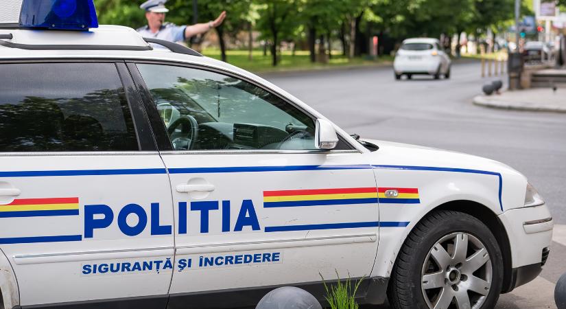 Lopott mentővel száguldott egy román férfi, a rendőrök úgy állították meg, mint a filmekben