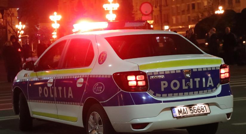 Lopott mentőautóval száguldozott egy ittas férfi, tüskés útakadállyal állították meg Romániában