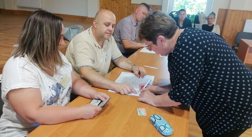 Magasabbak a részvételi adatok a nagyfügedi időközi választáson, mint 2024-ben