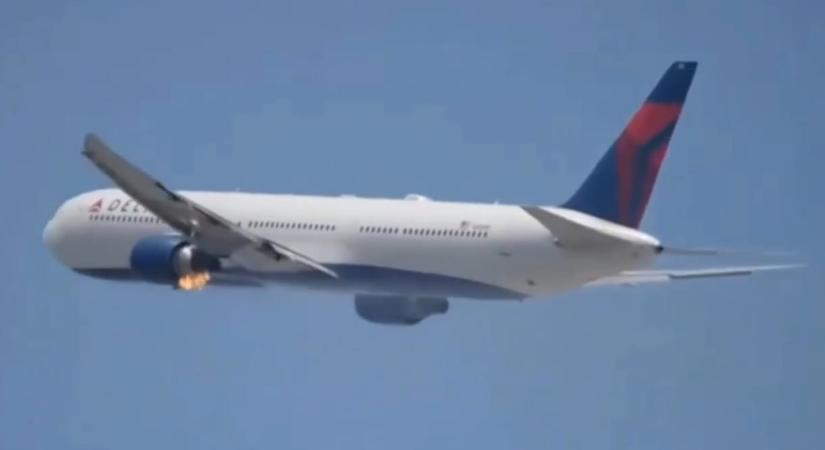 Felszállás után kigyulladt egy Boeing hajtóműve - videó