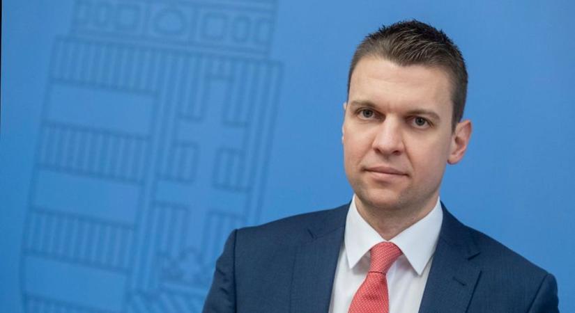 „Tudjuk, kik a felelősök” – Menczer Tamás keményen nekiment az EU-nak Sebestyén József ügye miatt