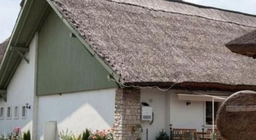 Így festett 50 éve a Balaton híres csárdája