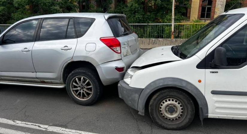 Két autónak is nekiment egy ittas sofőr Munkácson