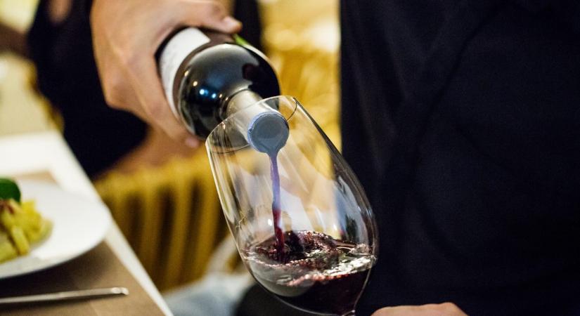 Egy kardiológus szerint ennyire igaz az „egy pohár bor naponta védi a szívet” mondás