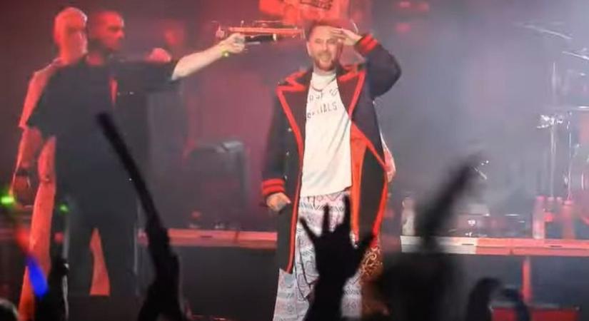 Az van, hogy performanszként sem tudjuk értelmezni Majka mutatványát – Az „ózdi hős” túl lőtt a célon