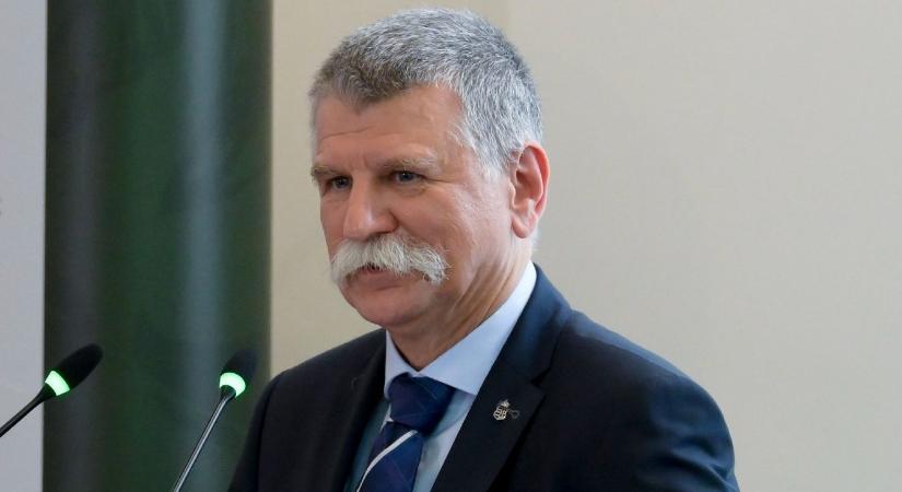 Így néz ki Kövér László bajusz nélkül, döbbenetes kép a házelnökről