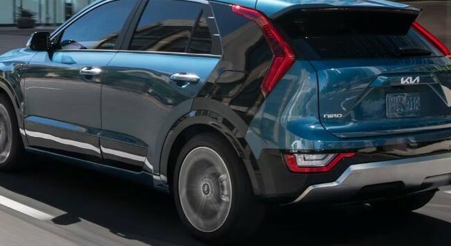 Lassul az elektromos autók piaca Magyarországon, a KIA mégis növekedésre számít 2025-ben