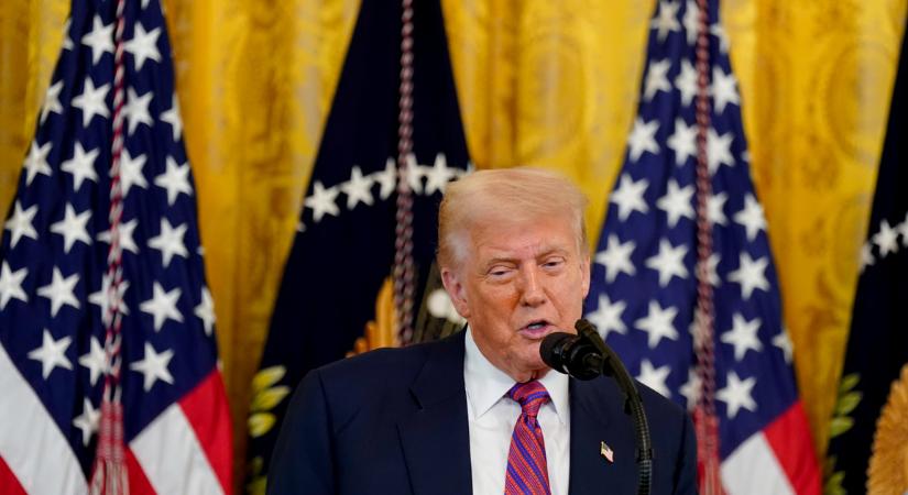 Donald Trump megzsarolta az amerikai focicsapatot, vissza kell térniük régi nevükhöz