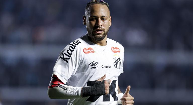 Neymar nem aprózta el, vett egy Batmobilt