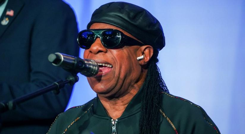 „Addig játszom, amíg lélegzem” – Stevie Wonder nem tervez nyugdíjba menni