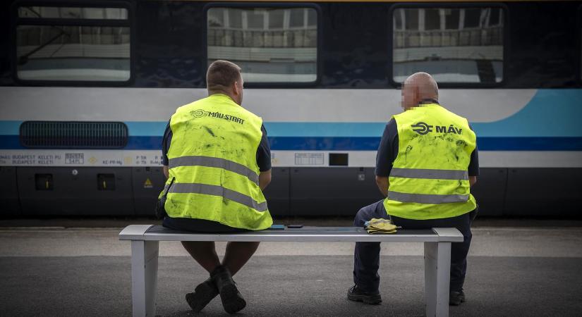 Vasúti káosszal kezdődik a hét, kimaradó vonatok és késések nehezítik a közlekedést