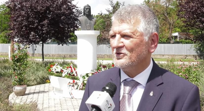 Eltűnt Kövér László bajsza, üzenete lehet a stílusváltásnak